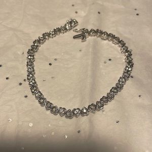 JTV .25 ctw round Bella Luce simulated Diamond tennis bracelet w/hearts. NWT